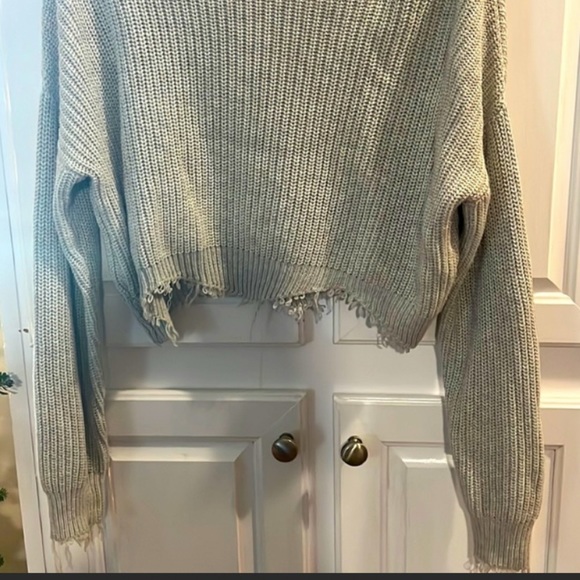 Grey distressed sweater size M/L - Picture 2 of 3